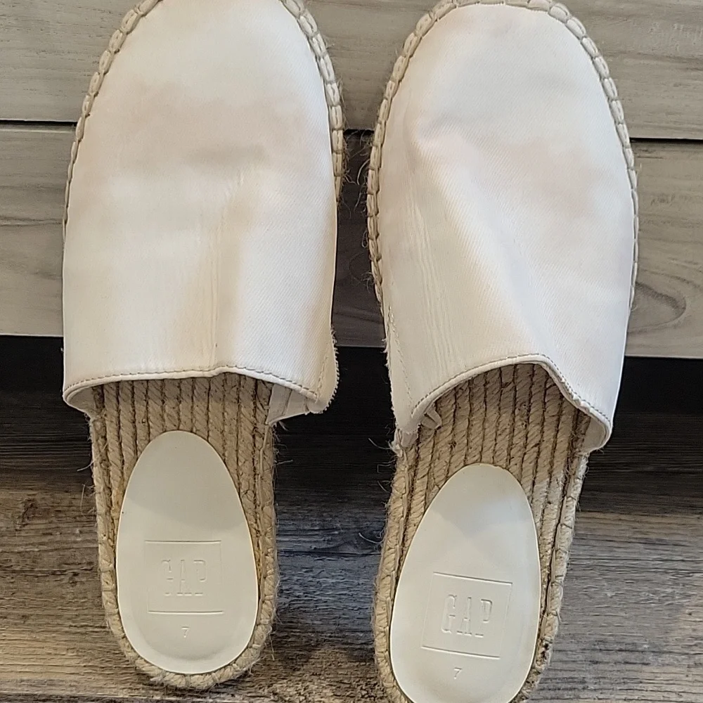 GAP Women's Cream Espadrille Slip-On Shoes